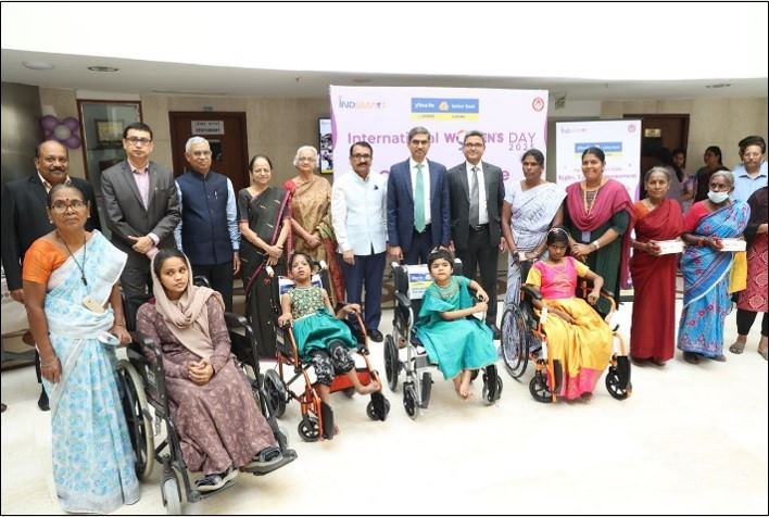 Aids distribution to disabled women & girls – Akshaya Trust, Chennai