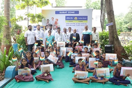 Stationery to meritorious students, Valsad